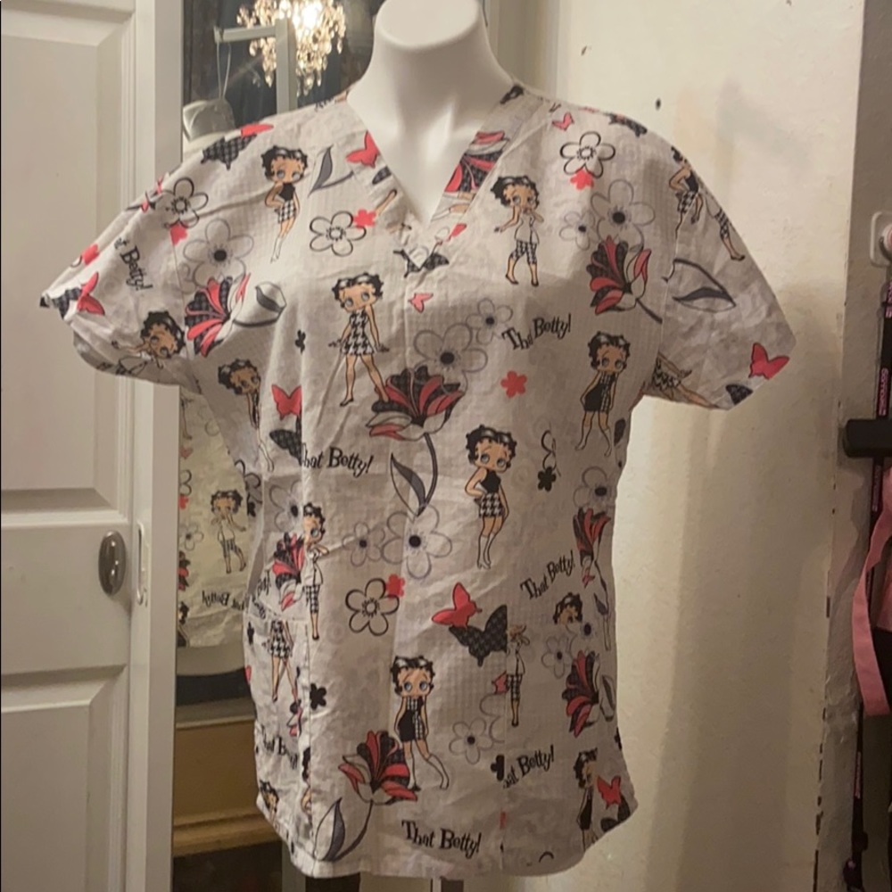 Betty boop scrub top size large like new